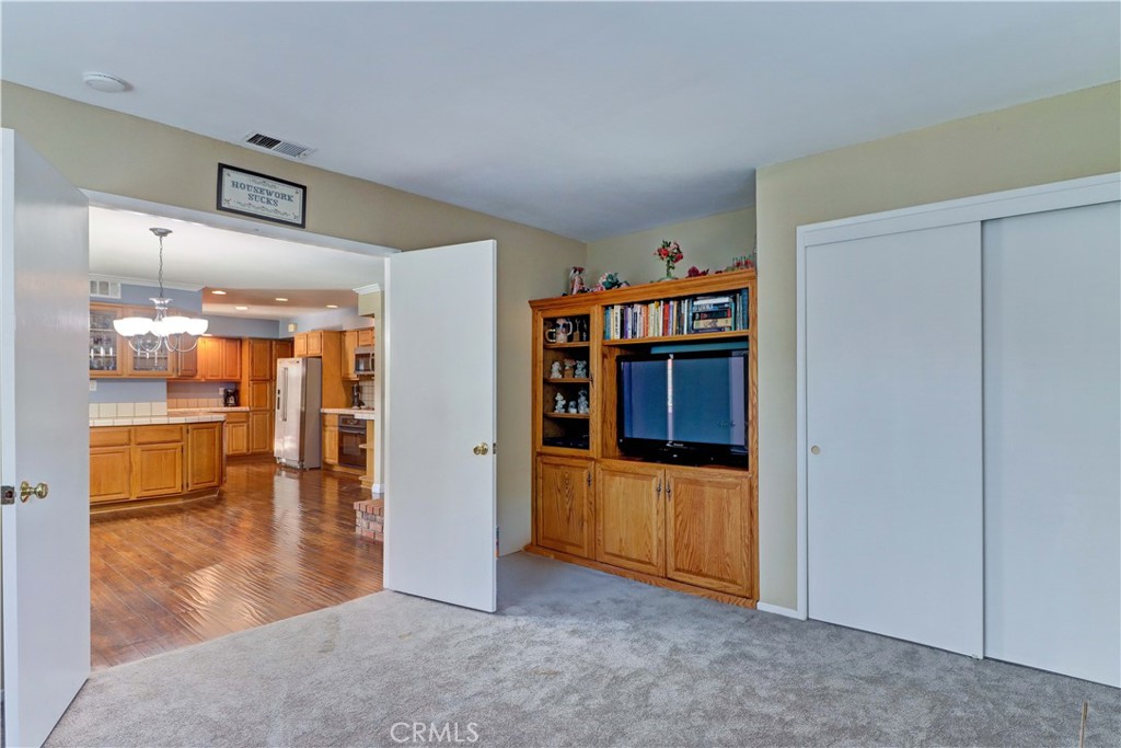 MLS #OC25231617 image #36