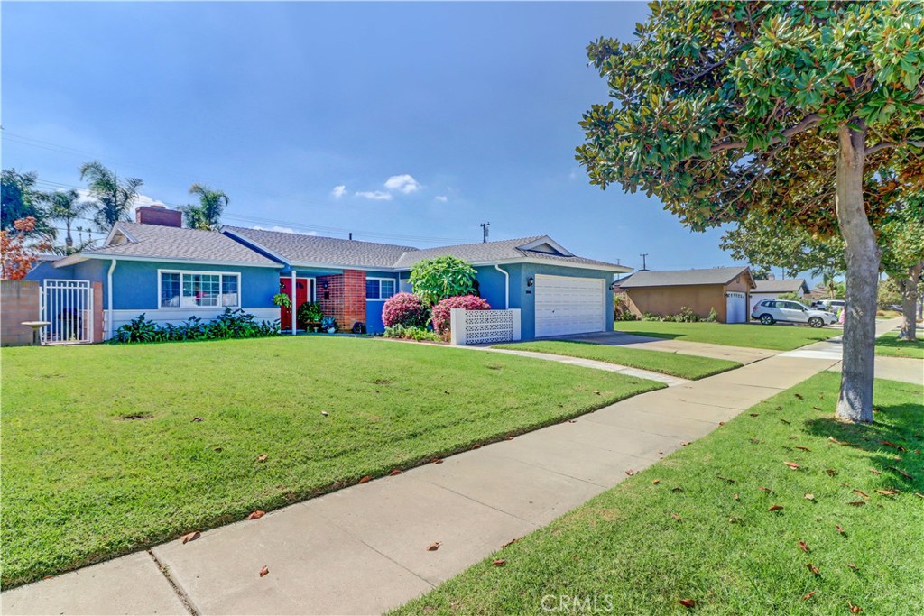 MLS #OC25231617 image #49