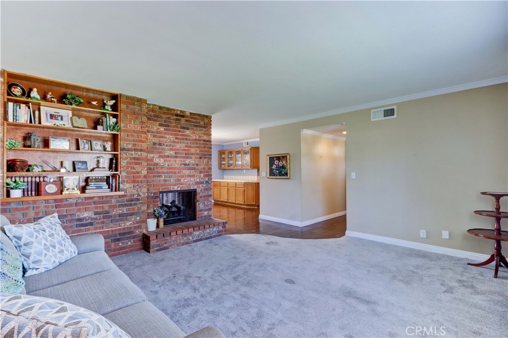 MLS #OC25231617 image #8