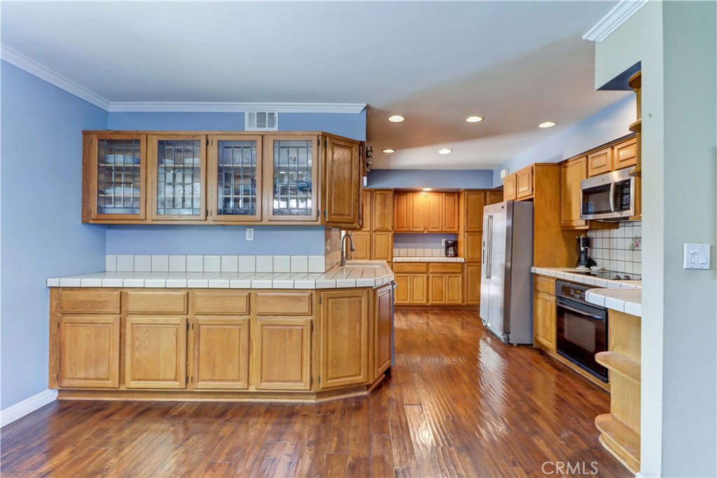 MLS #OC25231617 image #9