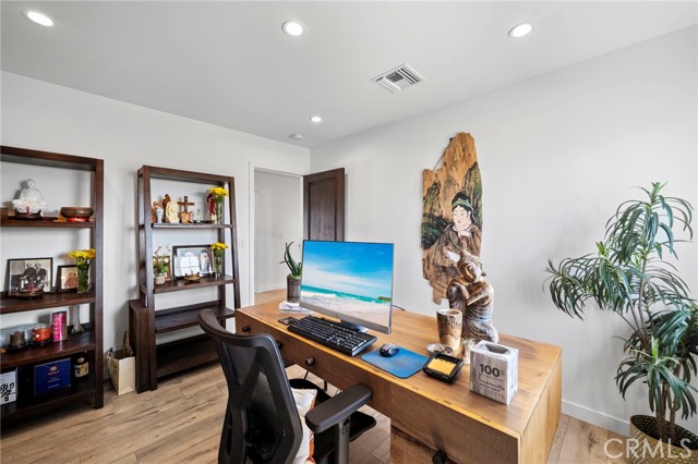 MLS #OC25231708 image #20