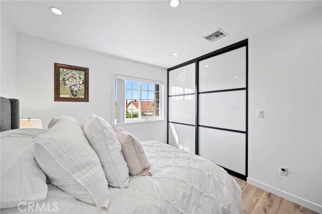 MLS #OC25231708 image #22