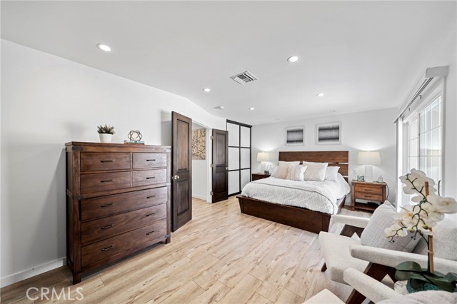 MLS #OC25231708 image #27