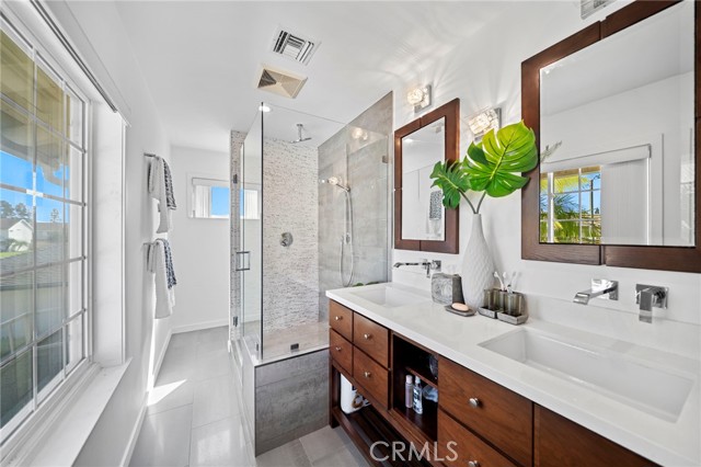 MLS #OC25231708 image #28