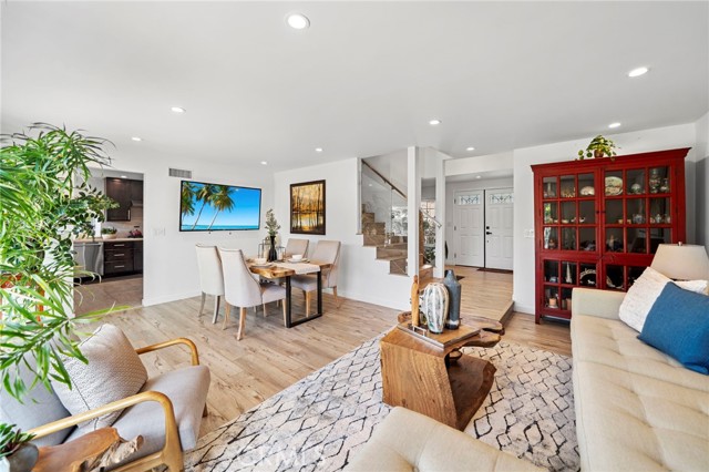 MLS #OC25231708 image #8