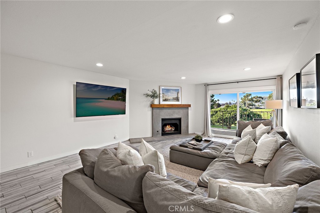 MLS #OC25231725 image #2