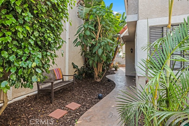MLS #OC25231939 image #1