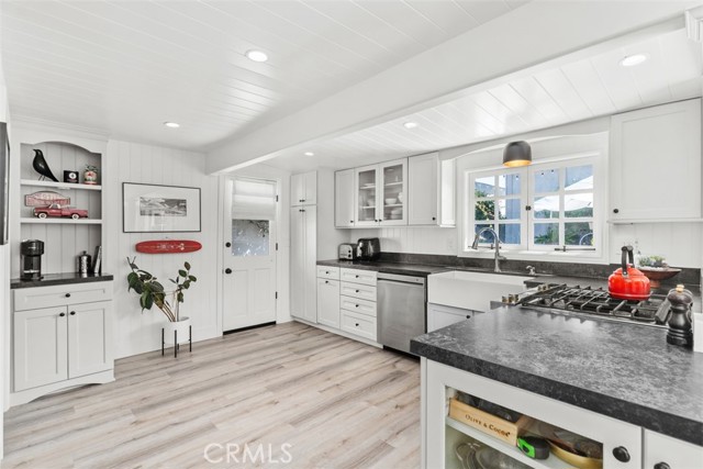 MLS #OC25231945 image #11