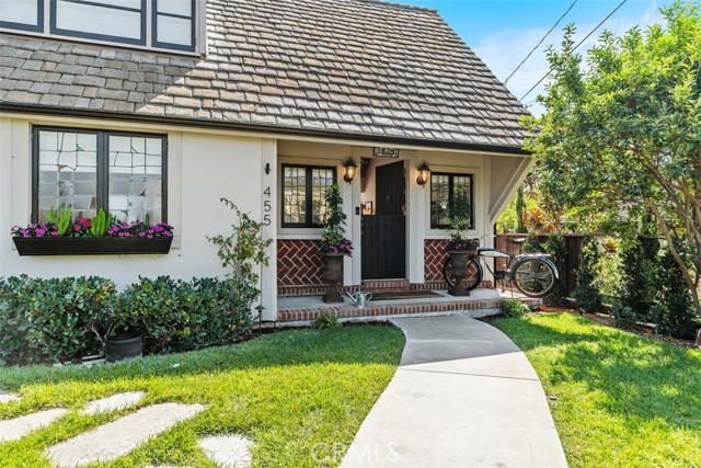 MLS #OC25231945 image #2