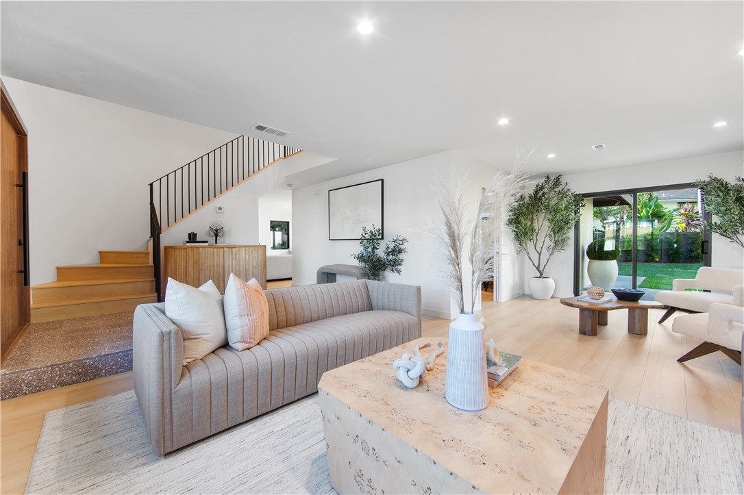 MLS #OC25232077 image #11