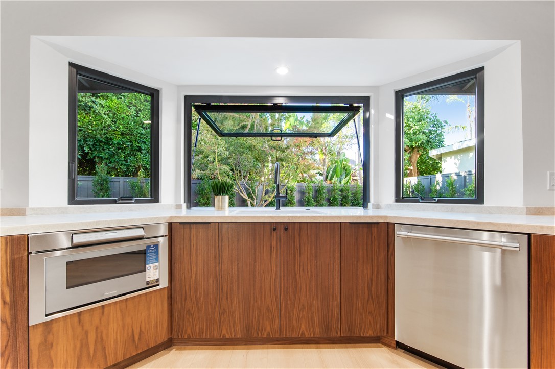 MLS #OC25232077 image #18