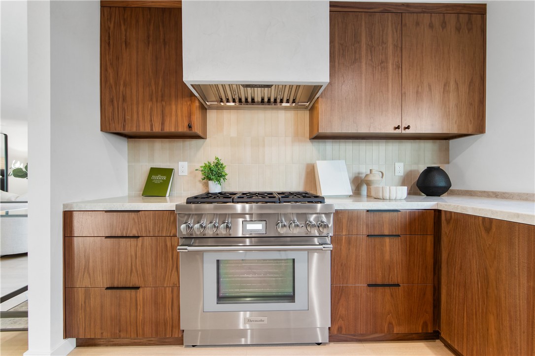 MLS #OC25232077 image #19