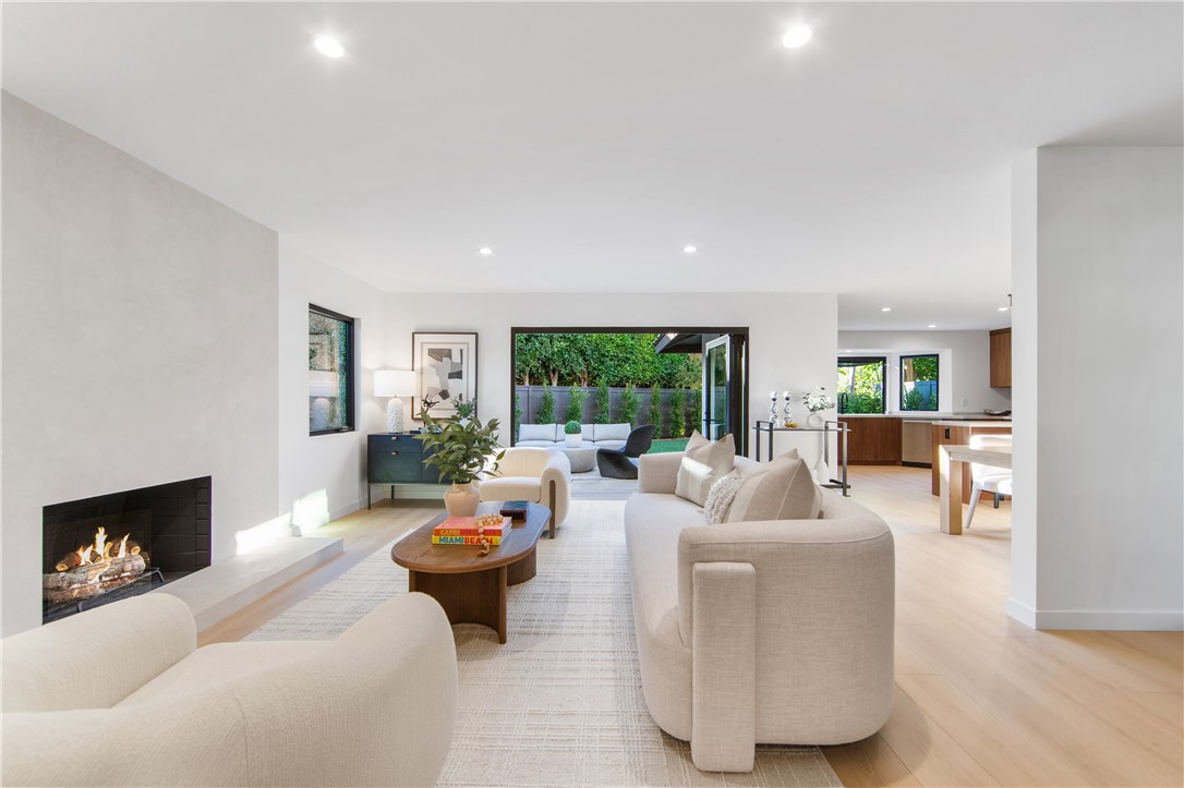 MLS #OC25232077 image #21