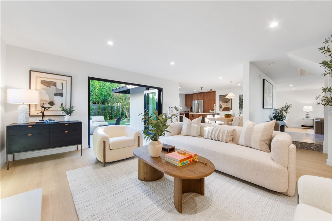 MLS #OC25232077 image #23