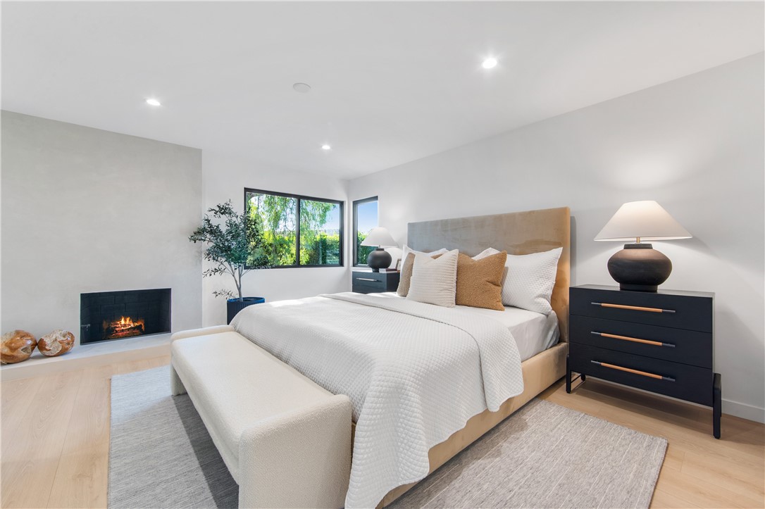 MLS #OC25232077 image #30