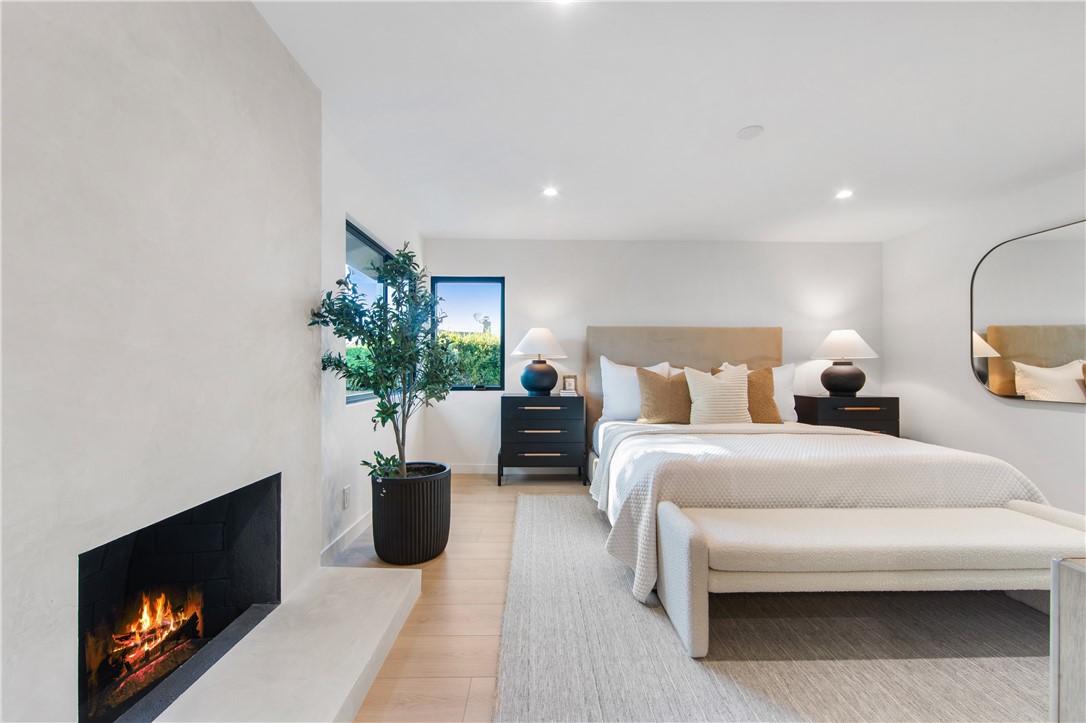 MLS #OC25232077 image #31