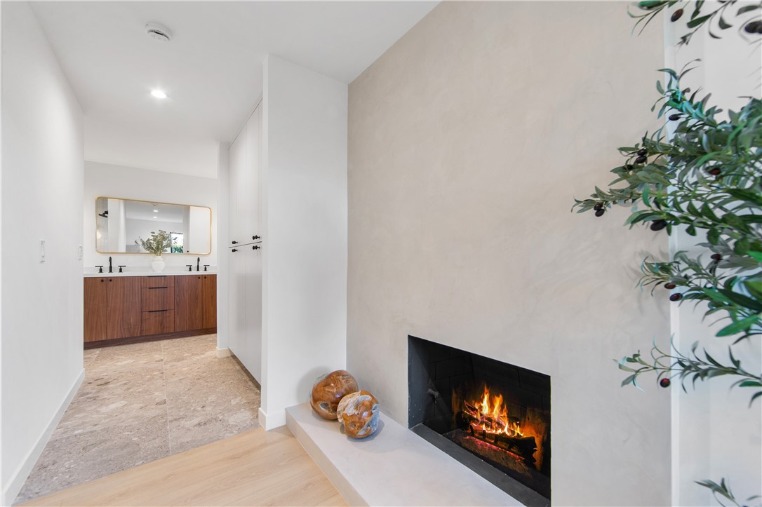 MLS #OC25232077 image #33