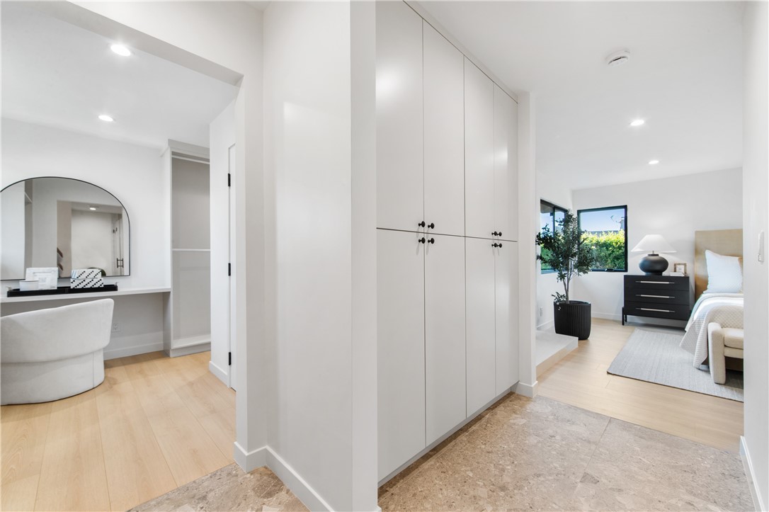 MLS #OC25232077 image #35