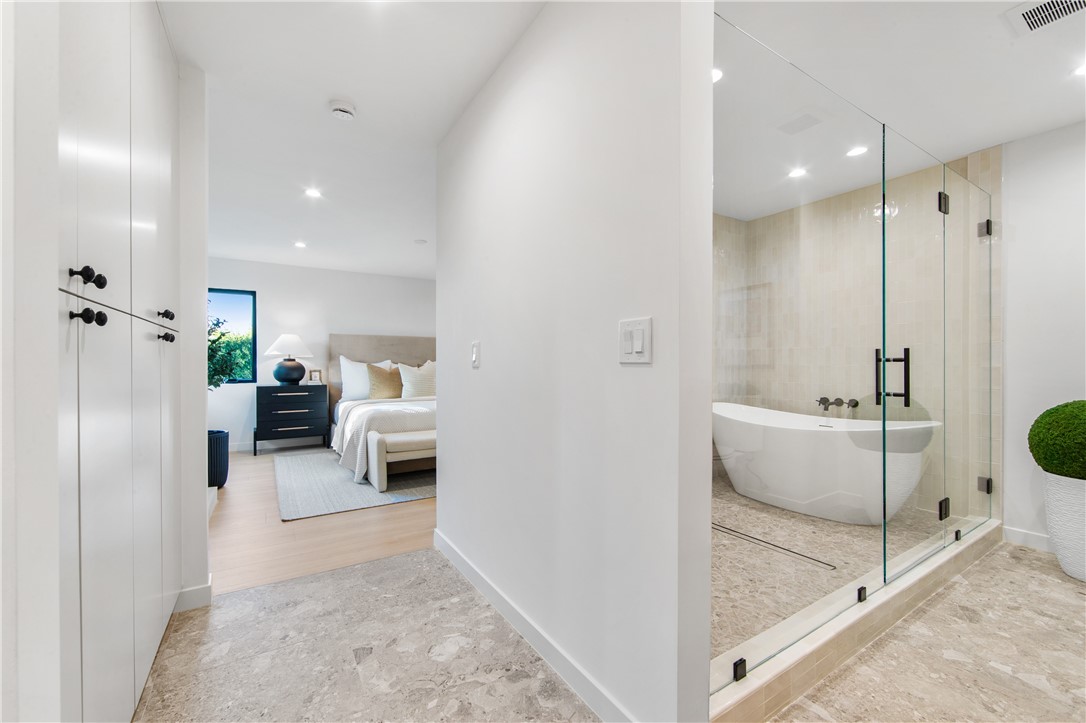 MLS #OC25232077 image #36