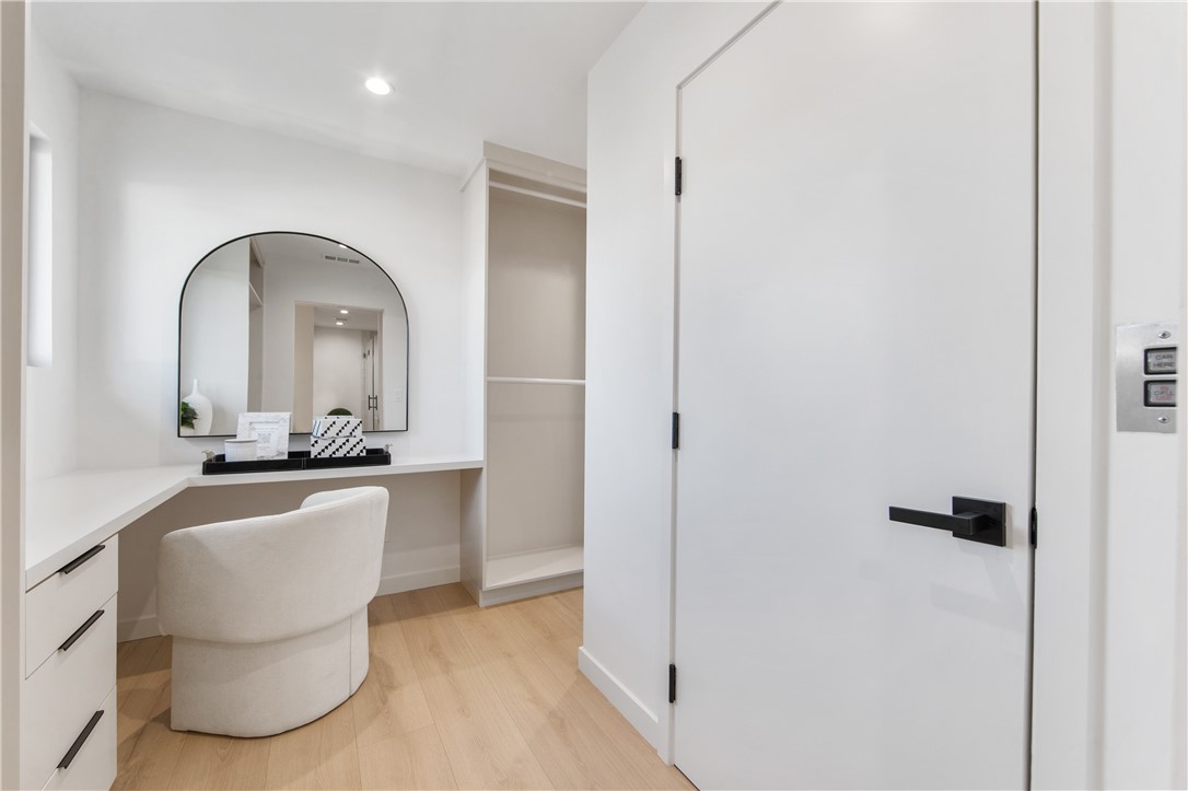 MLS #OC25232077 image #40