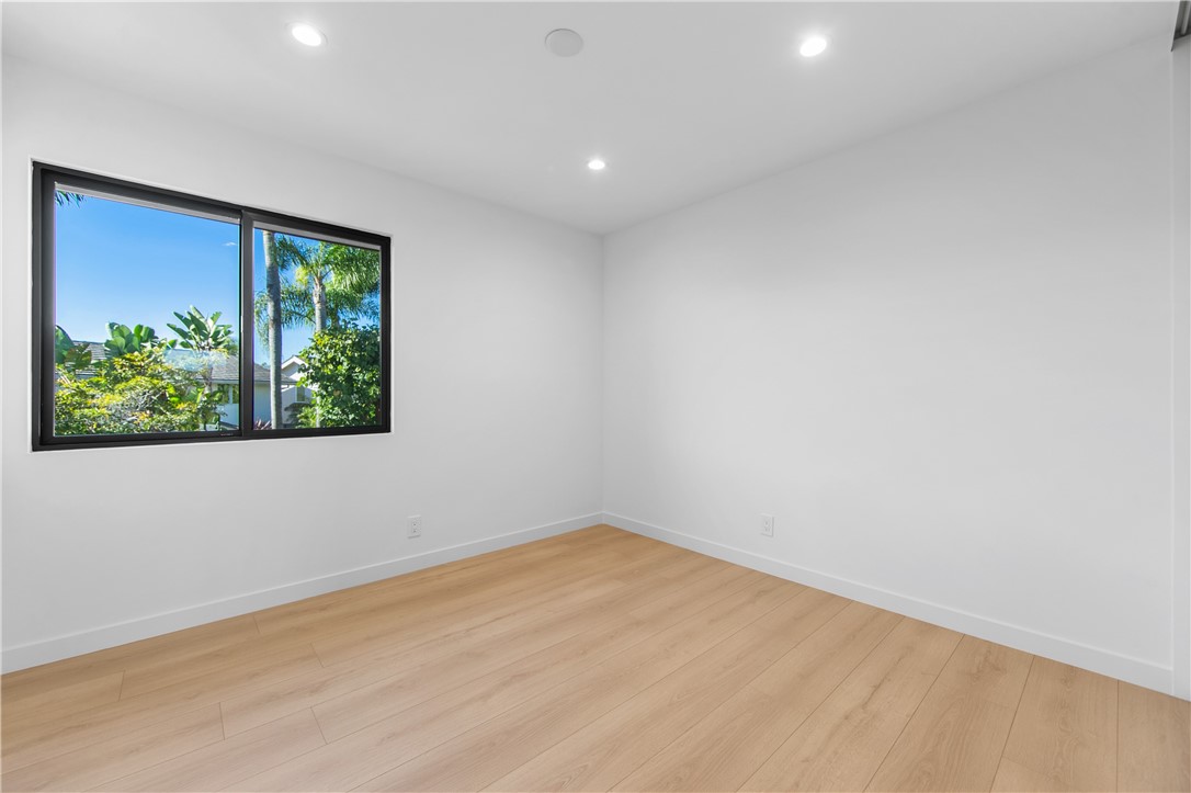 MLS #OC25232077 image #42