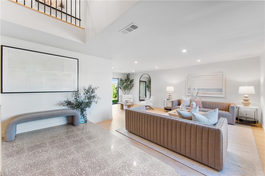 MLS #OC25232077 image #9