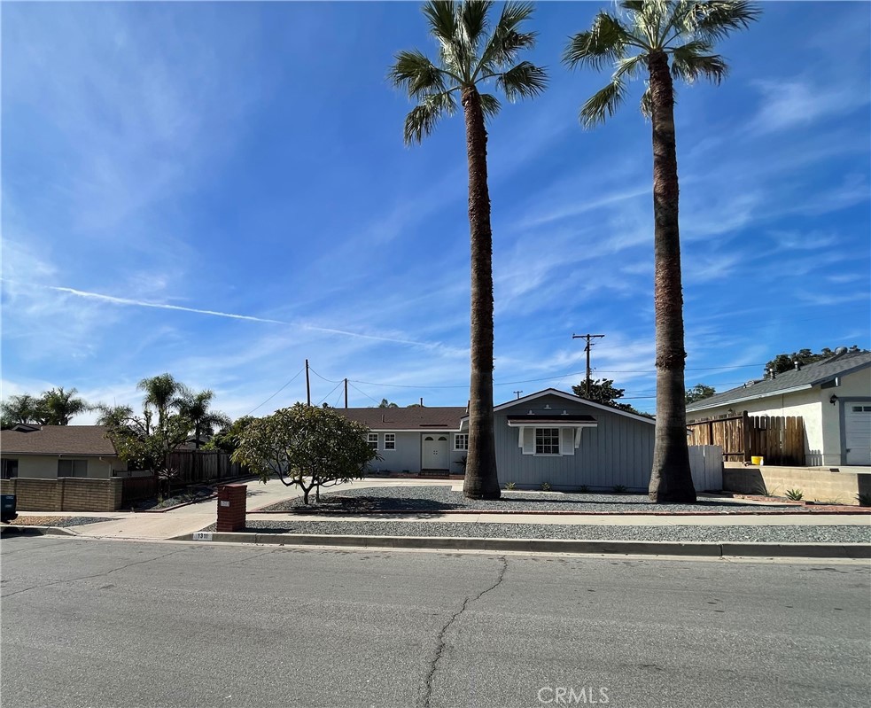 MLS #OC25232084 image #0