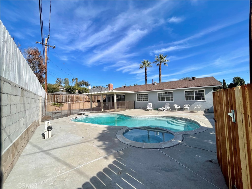 MLS #OC25232084 image #14