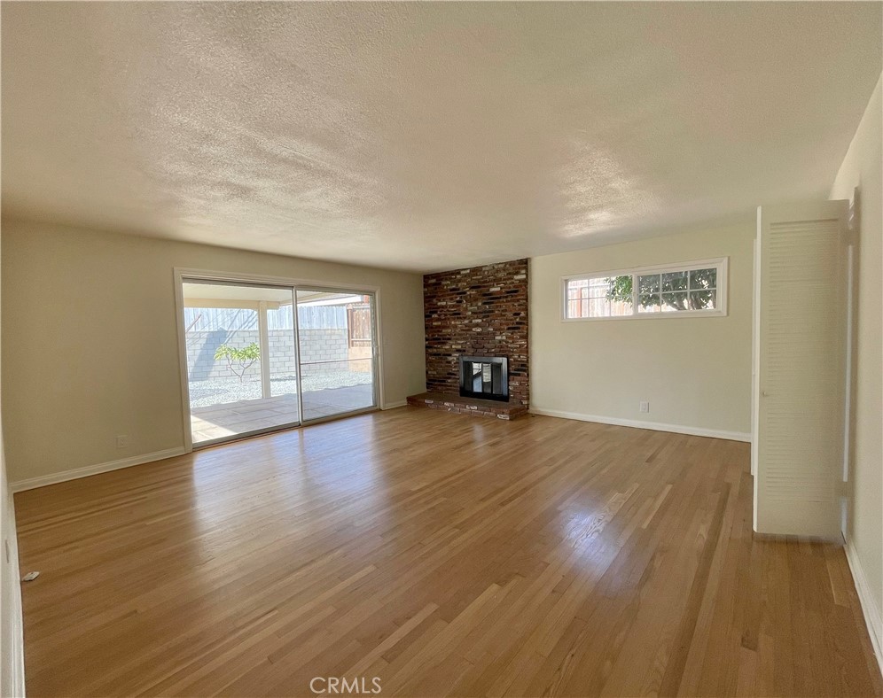 MLS #OC25232084 image #4