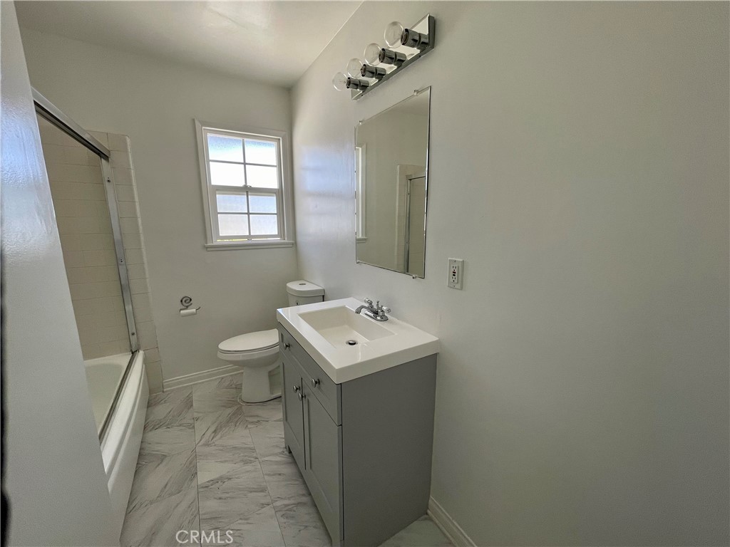 MLS #OC25232084 image #8