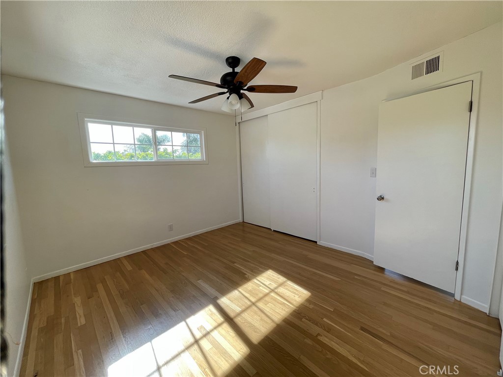 MLS #OC25232084 image #9