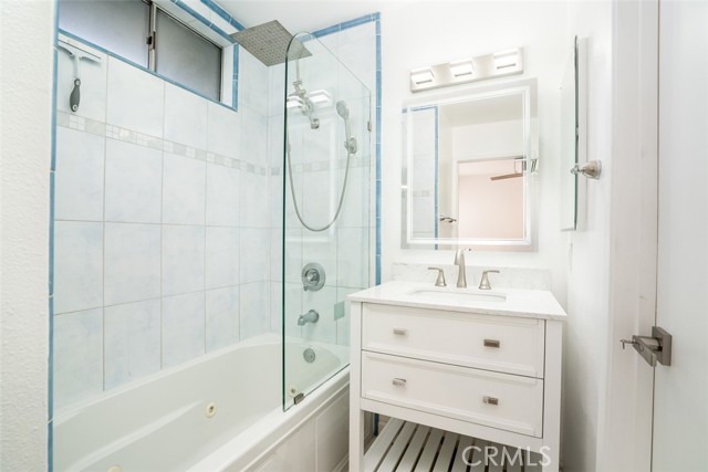 MLS #OC25232179 image #13