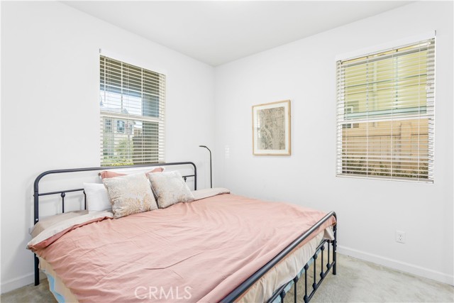 MLS #OC25232201 image #9