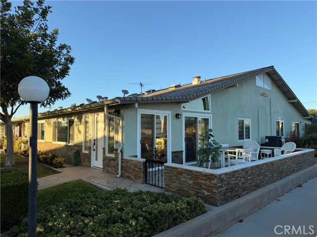 MLS #OC25232276 image #0