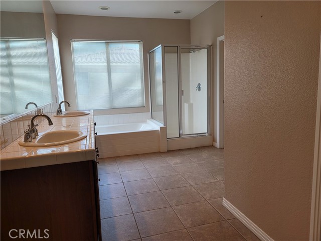 MLS #OC25232353 image #18