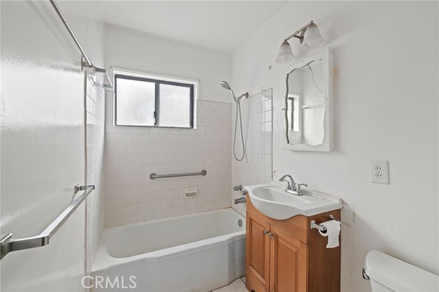 MLS #OC25232356 image #10