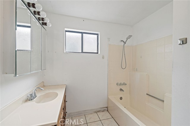 MLS #OC25232356 image #16