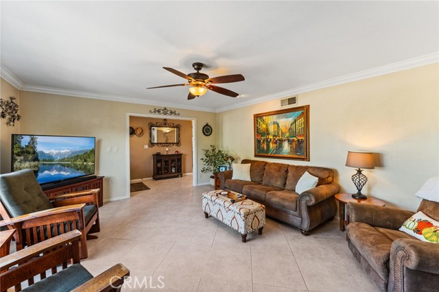 MLS #OC25232357 image #9