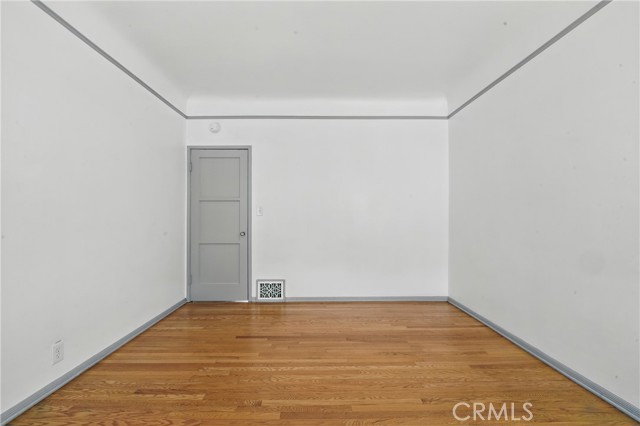 MLS #OC25232390 image #24