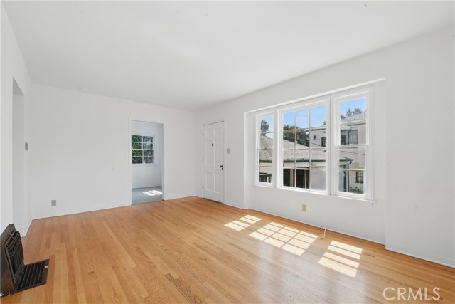 MLS #OC25232390 image #31