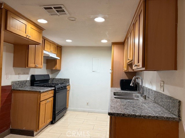 MLS #OC25232412 image #1