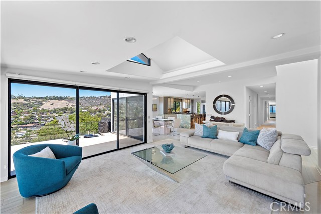 MLS #OC25232441 image #8