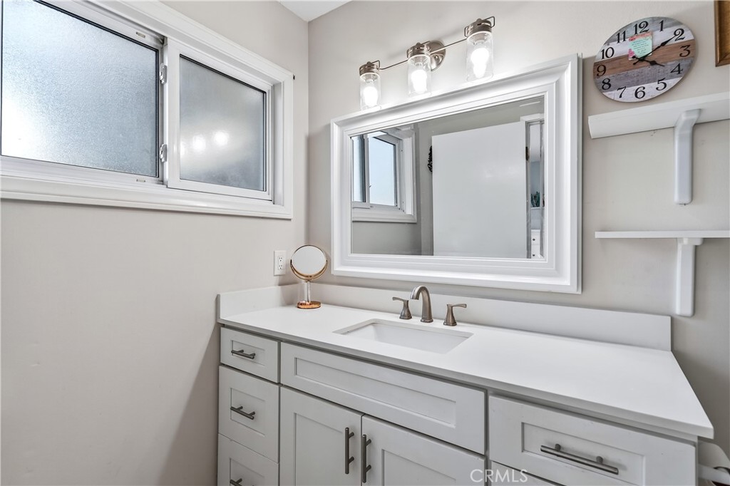 MLS #OC25232443 image #10