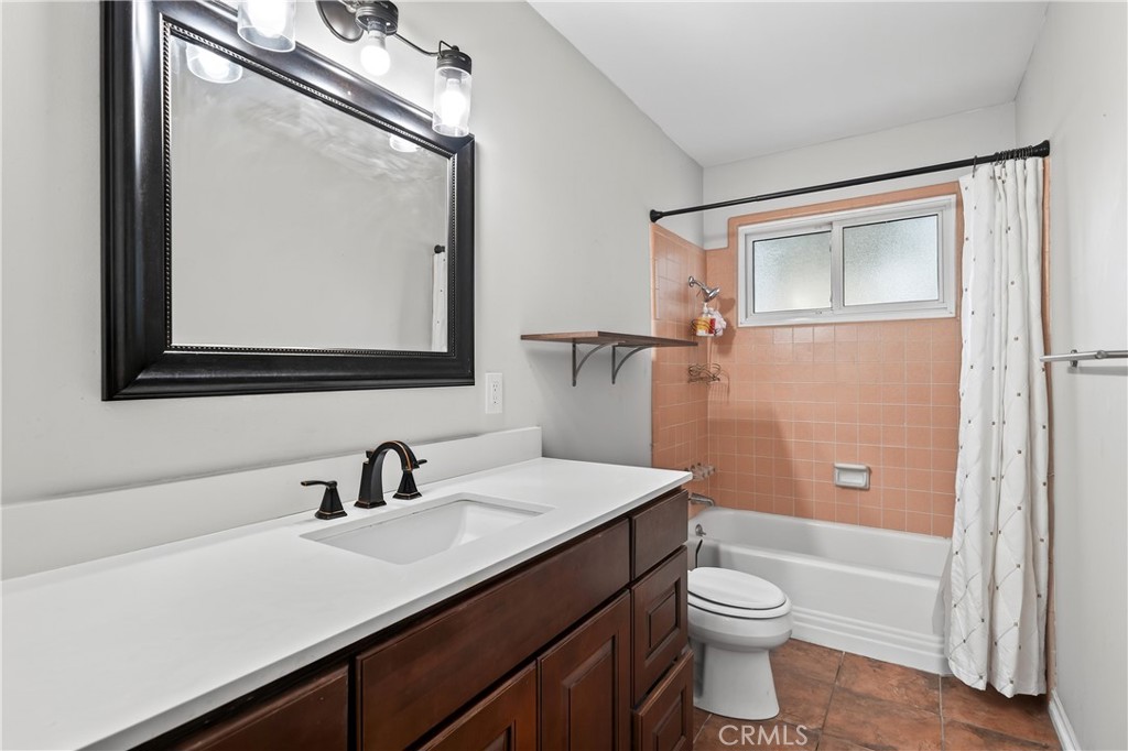 MLS #OC25232443 image #16