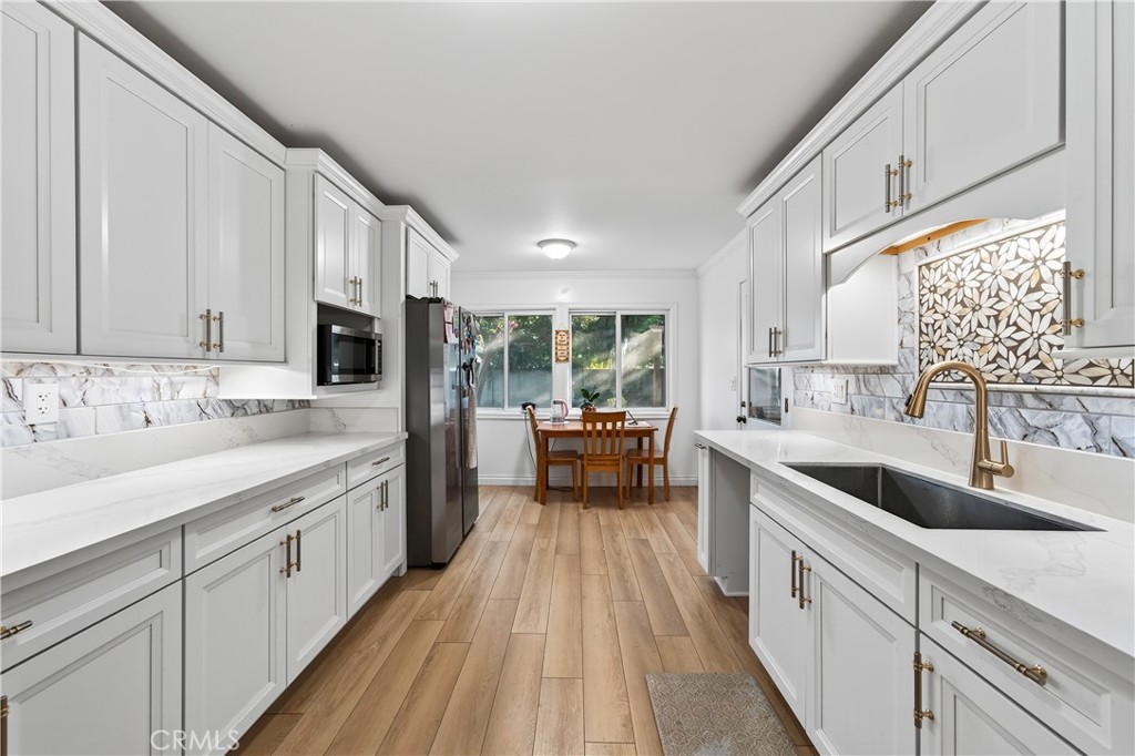 MLS #OC25232443 image #30