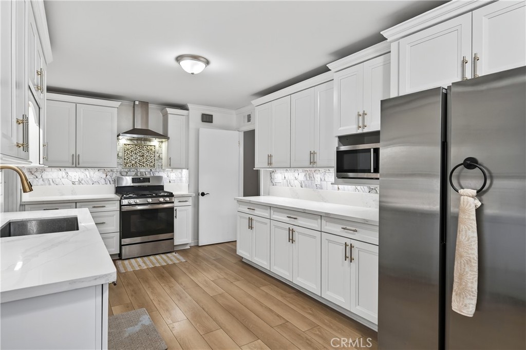 MLS #OC25232443 image #33