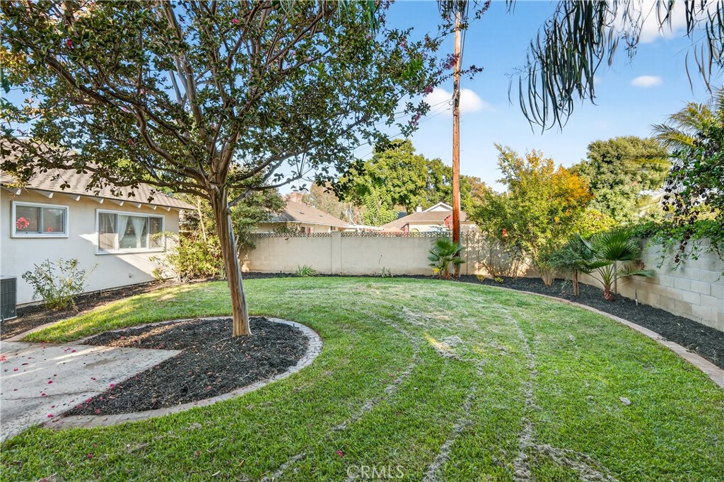 MLS #OC25232443 image #50