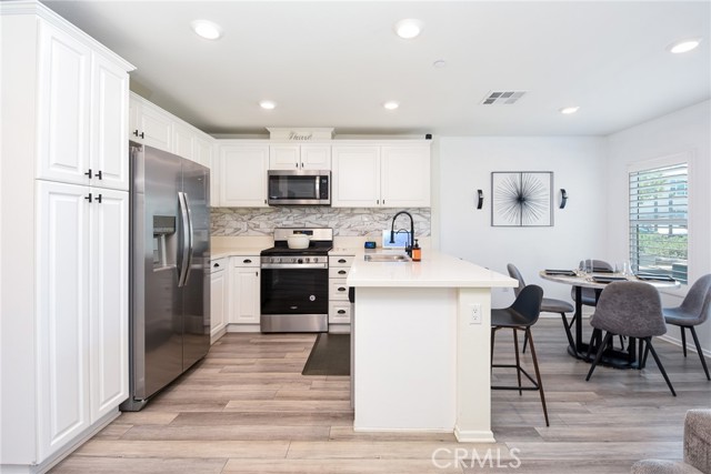 MLS #OC25232448 image #4