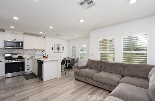 MLS #OC25232448 image #5