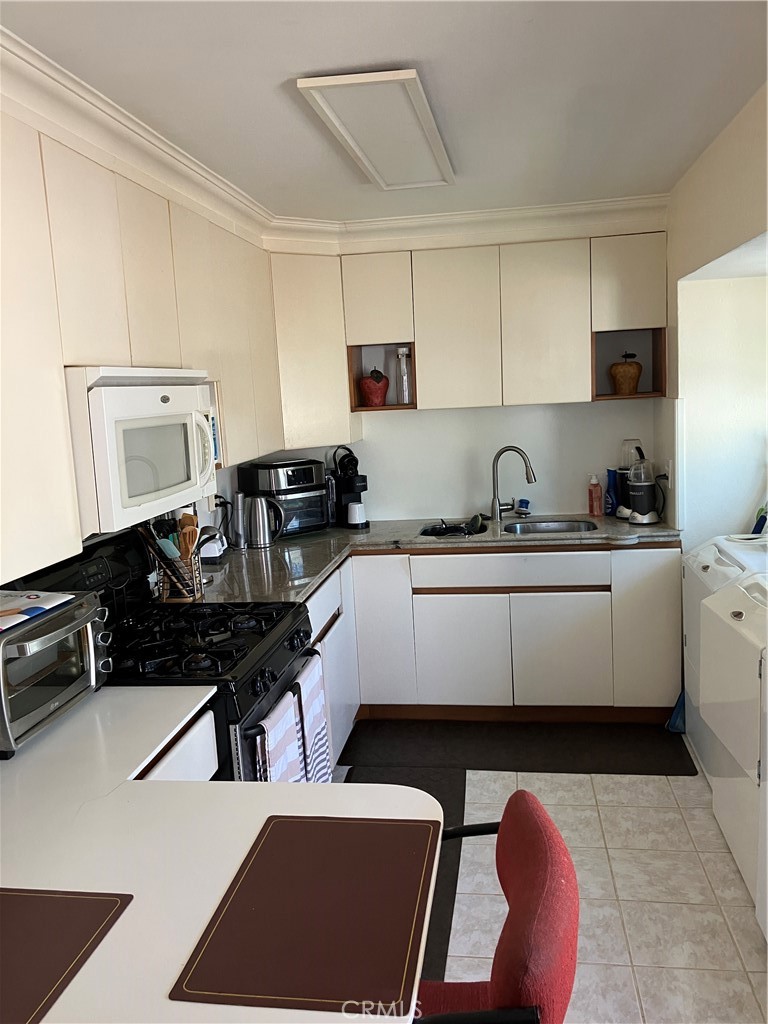 MLS #OC25232456 image #11